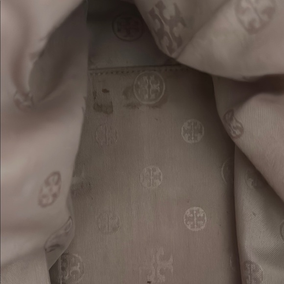 Tory Burch Cream Tote with Double-T Logo - Picture 9 of 10